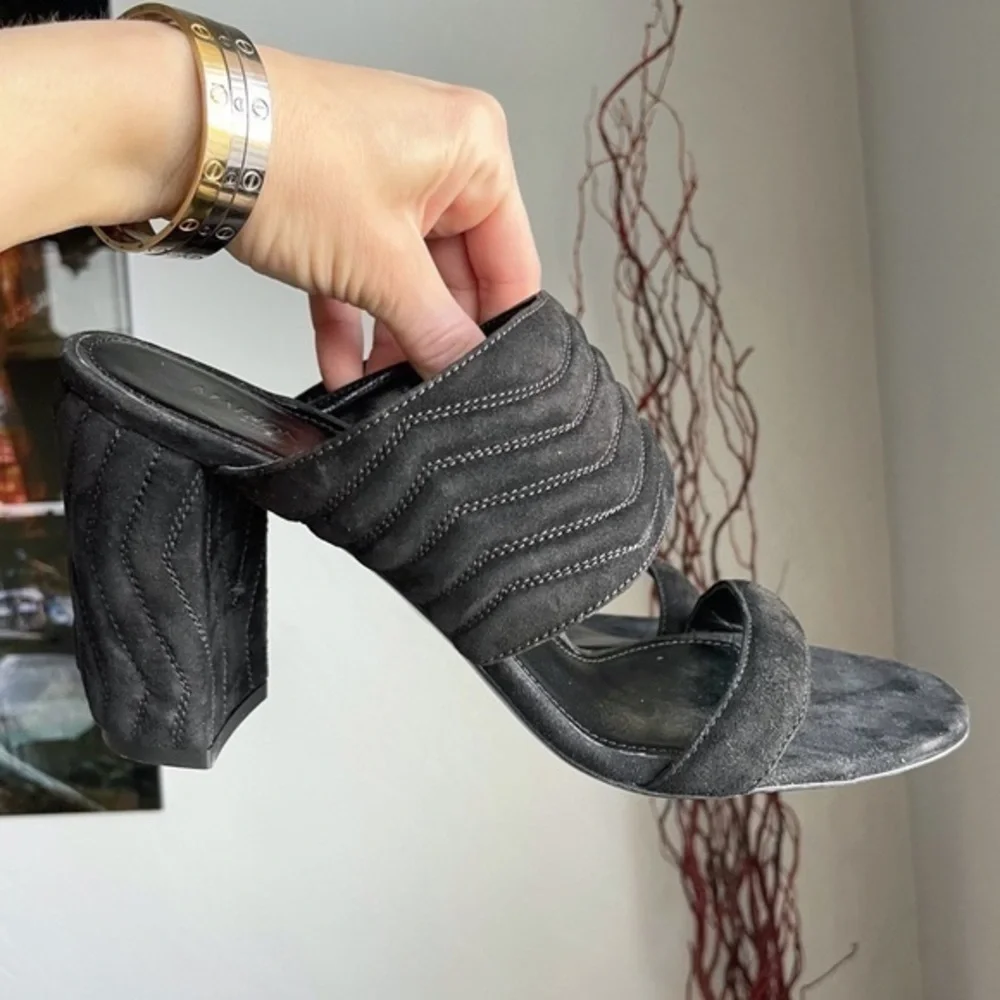 New Marion Parke BLACK Quilted Suede Leather Slide Sandals - Picture 8 of 15